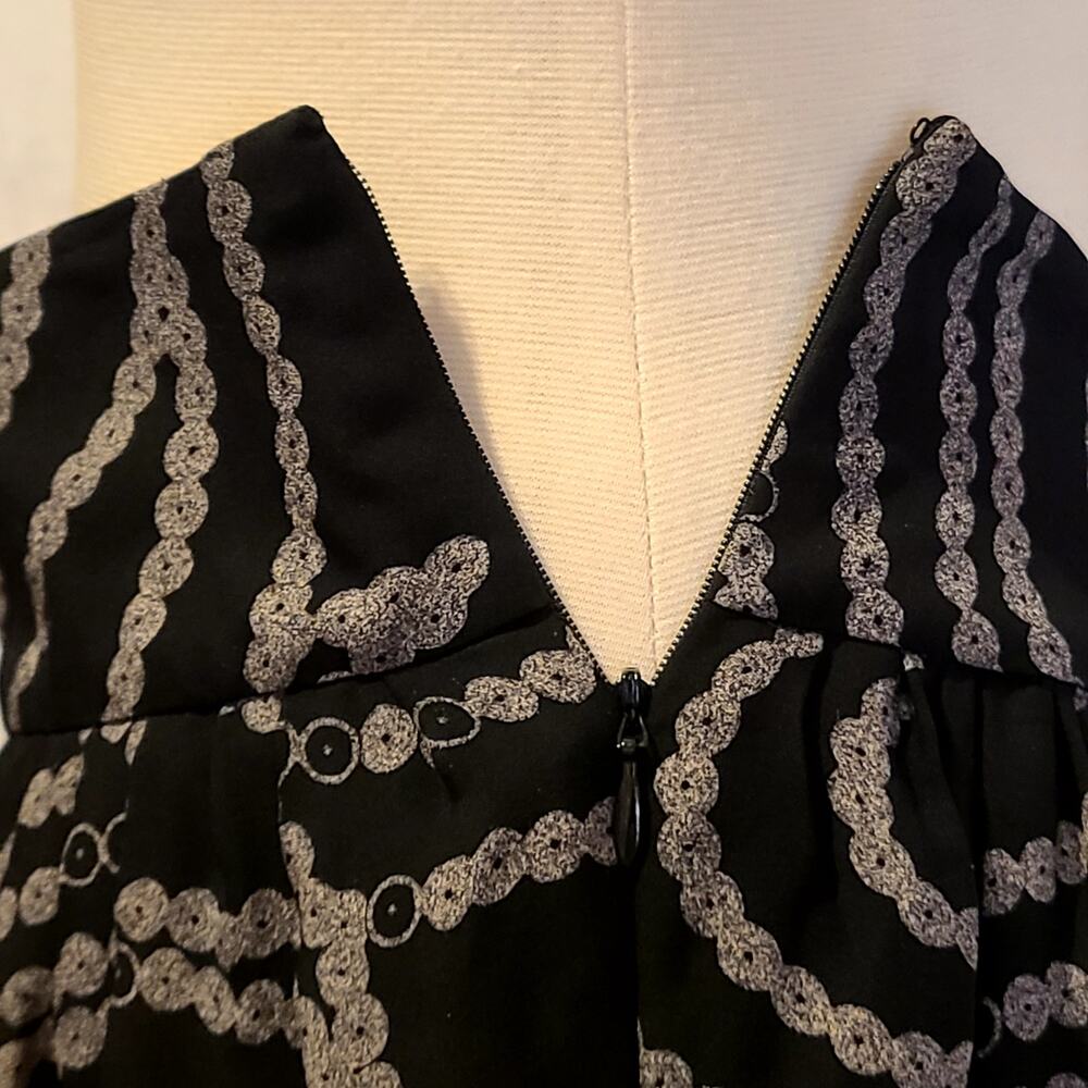 Banana Republic Womens Skirt Sz 4 Black Cream 100% Silk Flowing Abstract Boho - Picture 12 of 12
